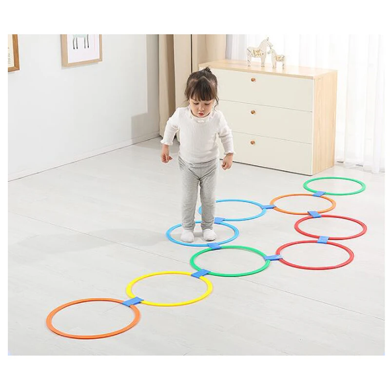 Набор колец Hopscotch с 10 обручами и разъемами для детских игрушек Сенсорные игры
