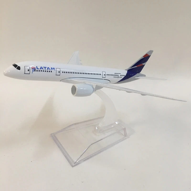 Модель самолета Бразилия латам авиакомпания Boeing 787 16 см сплав металлическая модель самолета Детские игрушки подарок на день рождения