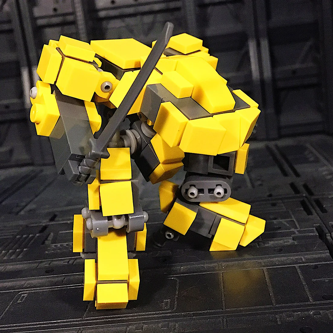 

125Pcs STEM MOC RE Two-legged Mecha Type 2 Model Small Particle Building Blocks Educational Toy Set - Yellow