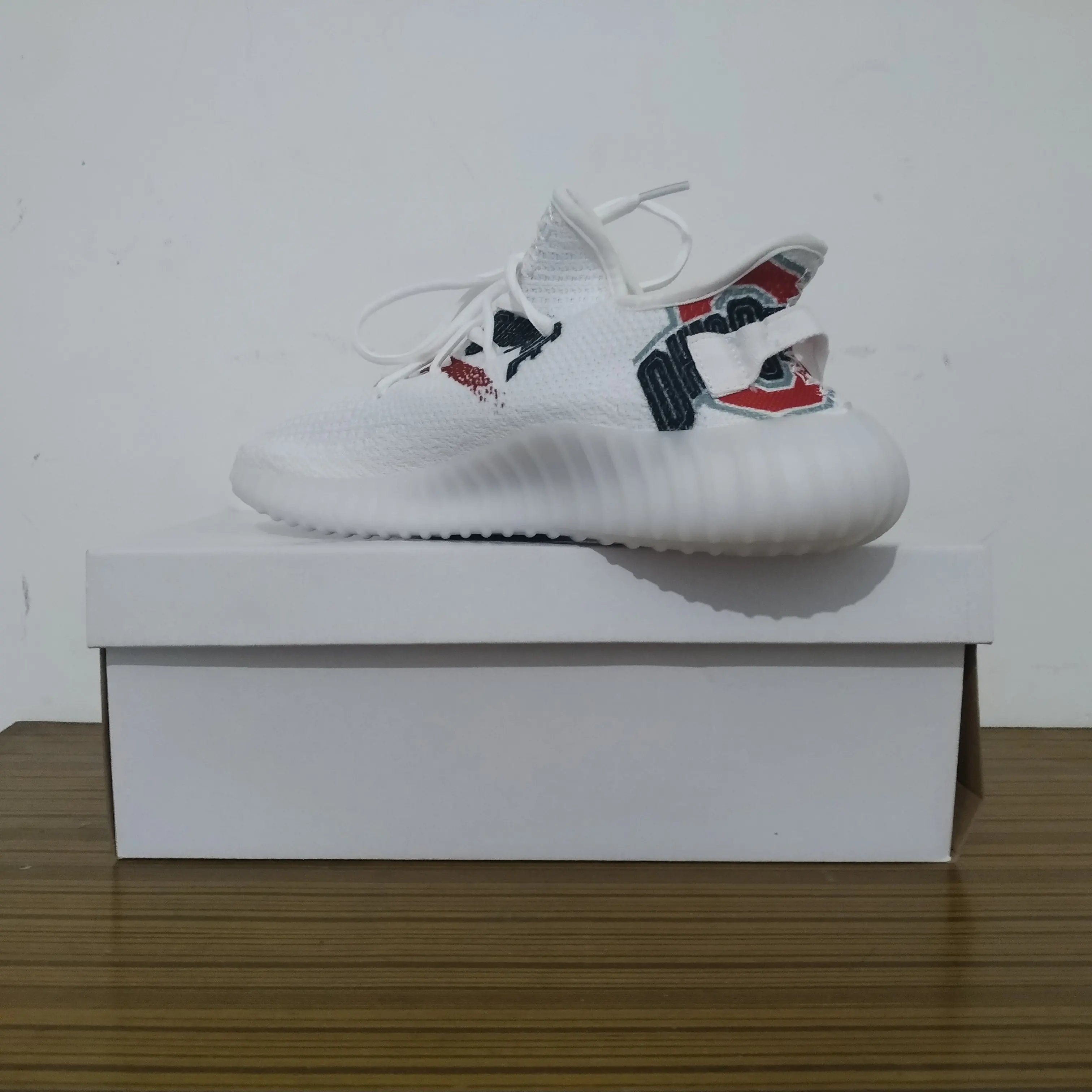 Yeezys Boost 350 V2 Мужская Спортивная дышащая повседневная обувь на заказ женские кроссовки для отдыха