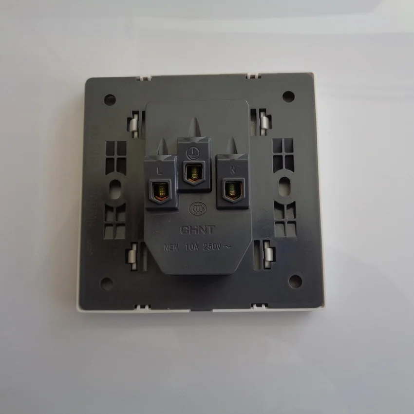 Розетка Chint переключатель с пятью отверстиями 10A 250V