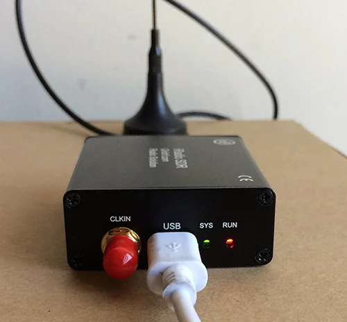 Широкодиапазонная радиостанция Ham 12 бит ADC 24-1700 МГц VHF/UHF/SHF TCXO 2PPM SDR-радио HDSDR GQRX и