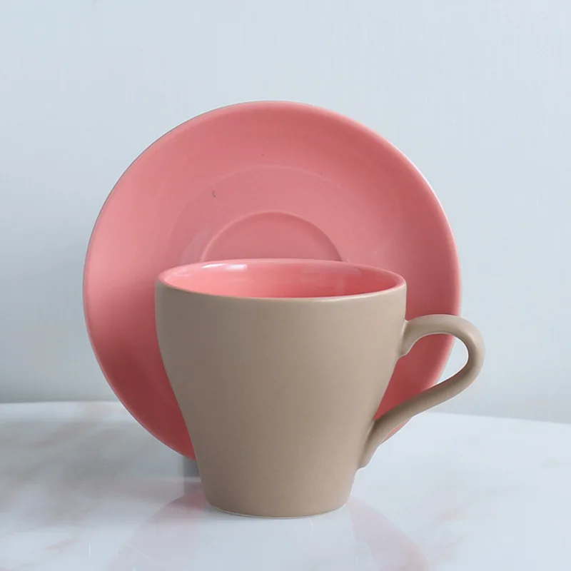 Скандинавский стиль Мороз чистоты керамический кофе латте кружка наборы блюдец маленький эспрессо капучино чашка кафе Xicara TeaCup Tasse Tazas Copo - Цвет: Brown Pink x2