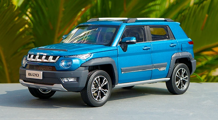 Литья под давлением 1:18 Модель автомобиля Beijing Jeep BJ20 1:18(зеленый, белый, синий
