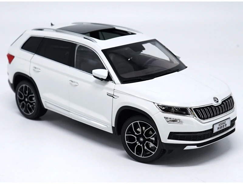 1:18 Высокая тщательная Skoda KODIAQ сплав модель автомобиля статические металлические модели автомобилей с оригинальной коробкой