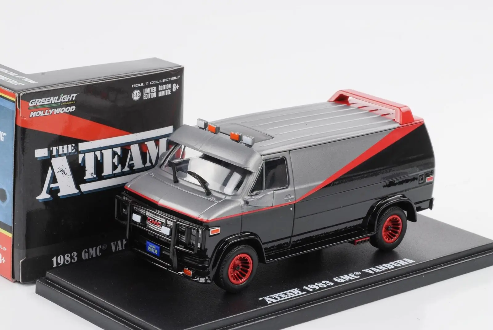 Зеленый светильник 1:43 1983 GMC Vandura Бутик брелок для автомобильных ключей игрушки