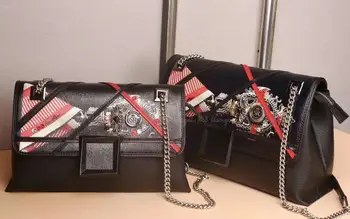 

The new fashion messenger bag with one shoulder