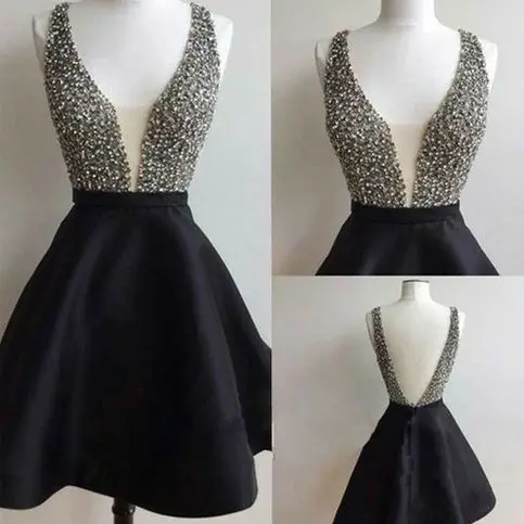 

Sexy A-Line Short Beaded Black Homecoming Dresses with Pockets V-Neck Rhinestone Knee Length Graduation Dresses for Juniors