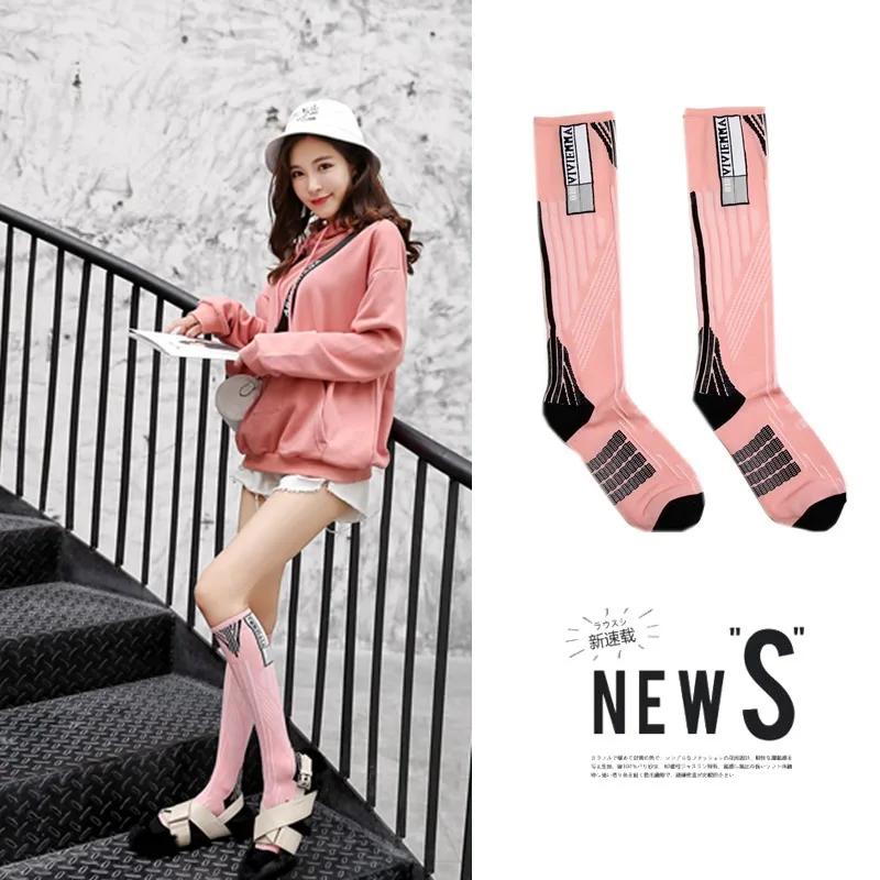 Осенне-зимние новые женские гольфы, оригинальные сетчатые красные носки, японские и корейские уличные ветрозащитные длинные гольфы, но гольфы