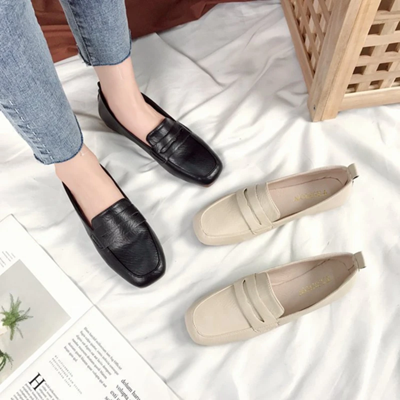 

2019 autumn new large size women's shoes square head shallow mouth casual shoes British style retro single shoes Loafers