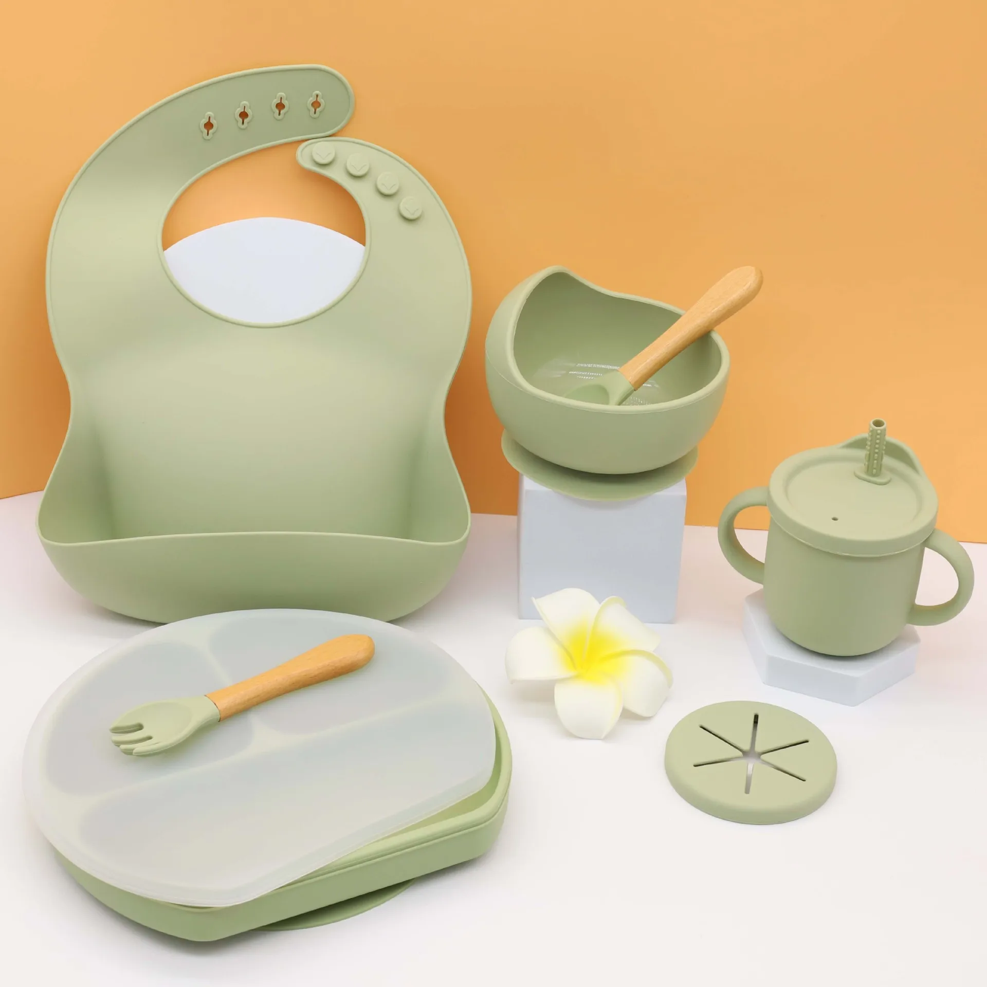 New Baby Silicone Tableware Set Dining Plate With Sucker Antislip Saucer Bowl Bibs Spoon Fork Sippy Cup Kids Training Dishes
