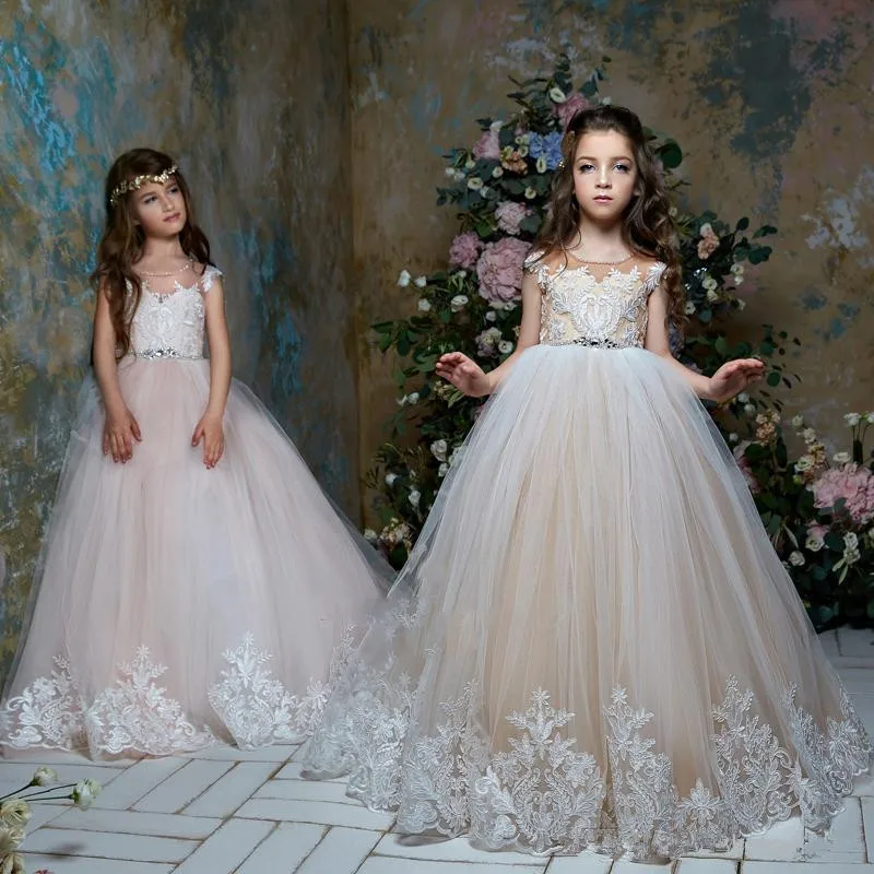 205Flower Girl Dresses For Weddings Ball Gown Cap Sleeves Tulle Lace Crystals Long First Communion Dresses Little Girl