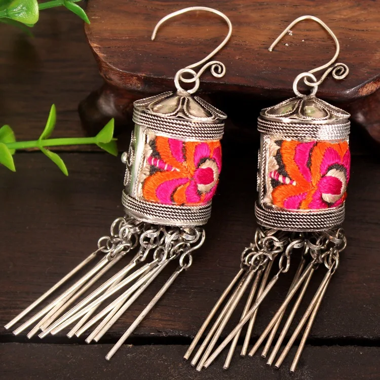 

Ethnic features old embroidered seedlings silver earrings earrings national wind embroidery earrings wild trend dance jewelry