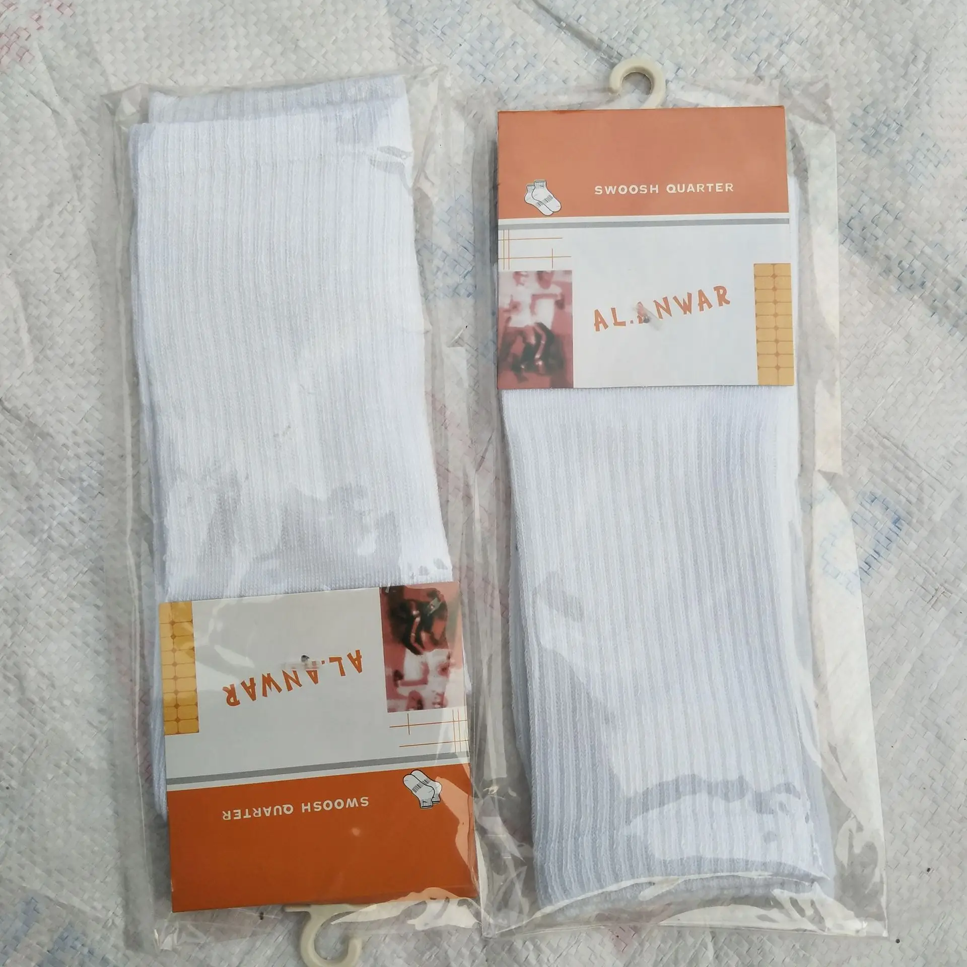 

Men's White Outdoor Sports Socks Men Running Basketball Volleyball Football Polyester Cotton Breathable Deodorant Sports Socks