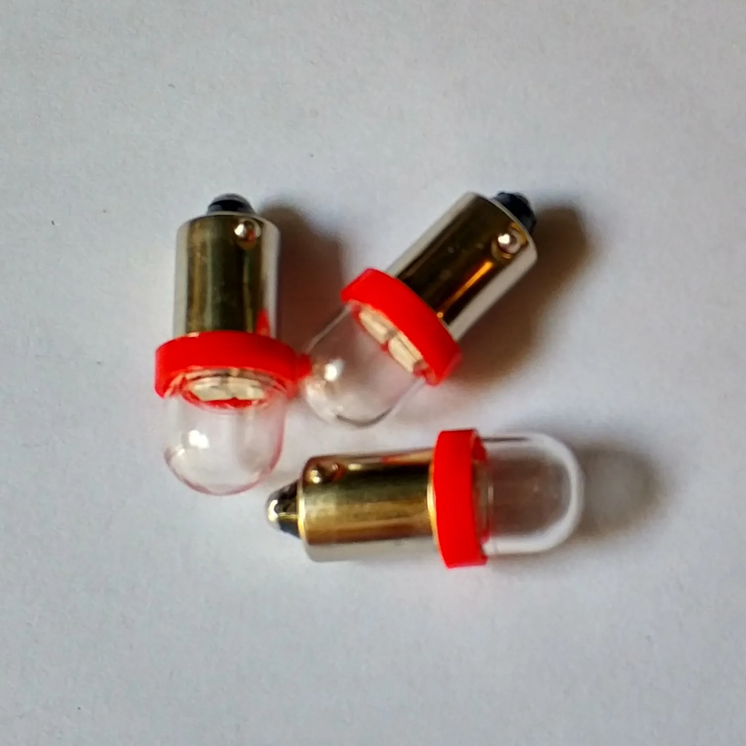 Ba9s#44 2 SMD 3528, светодиодный лампочка AC6.3v для pinball светодиодный с матовой шляпой,+ 47 мкФ не призрак