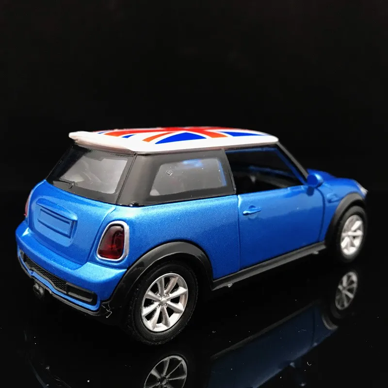 1:32 BMW MINI COOPER S литой под давлением сплав Модель автомобиля игрушки подарки со звуком и светом для детей