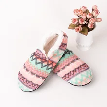 Helisopus/Новинка; цветные носки-тапочки в стиле пэчворк; женские зимние теплые носки; мягкие Нескользящие домашние теплые носки; тапочки для женщин