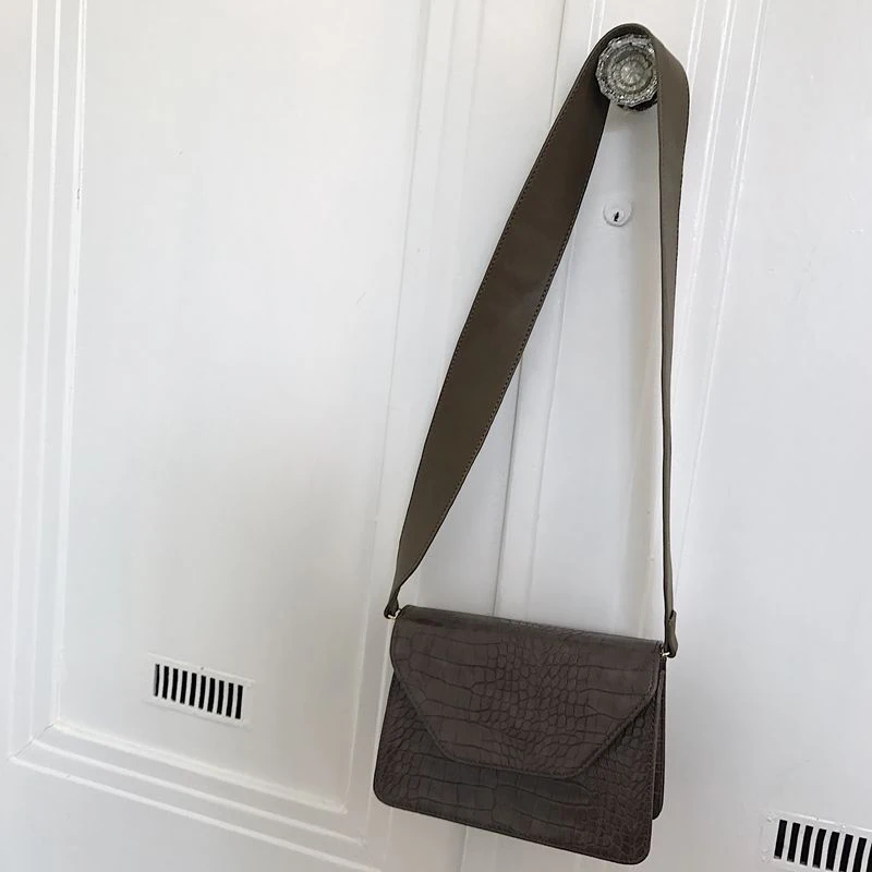 

Vintage Crocodile Crossbody Bags for Women Fashion Wide Strap Women's Shoulder Bags Designer Famous Brand Ladies Messenger Bag