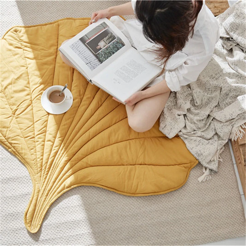 Soft Cotton Maple Leaf Rug Plant Leaves Shaped Carpet for Kids Baby Room Bedroom Nursery Blanket