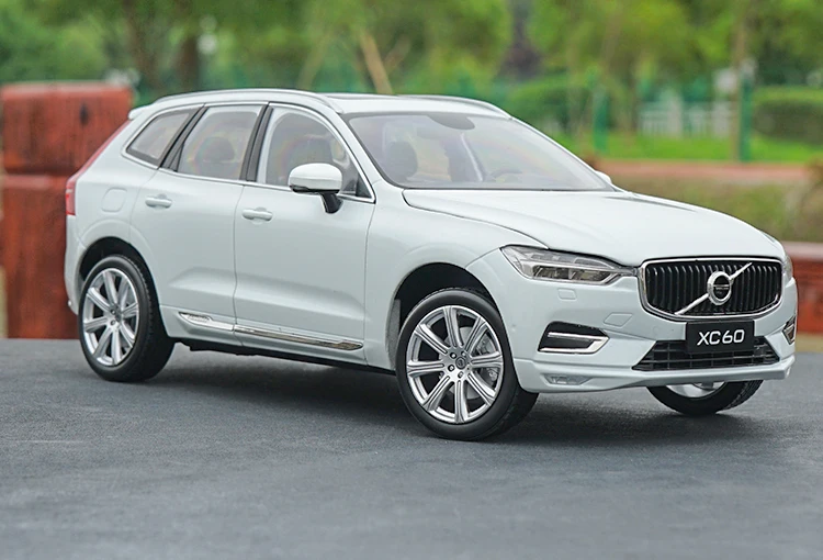 1:18 Высокая тщательная VOLVO новая спортивная версия XC60 сплав модель автомобиля статические металлические модельные автомобили с оригинальной коробкой