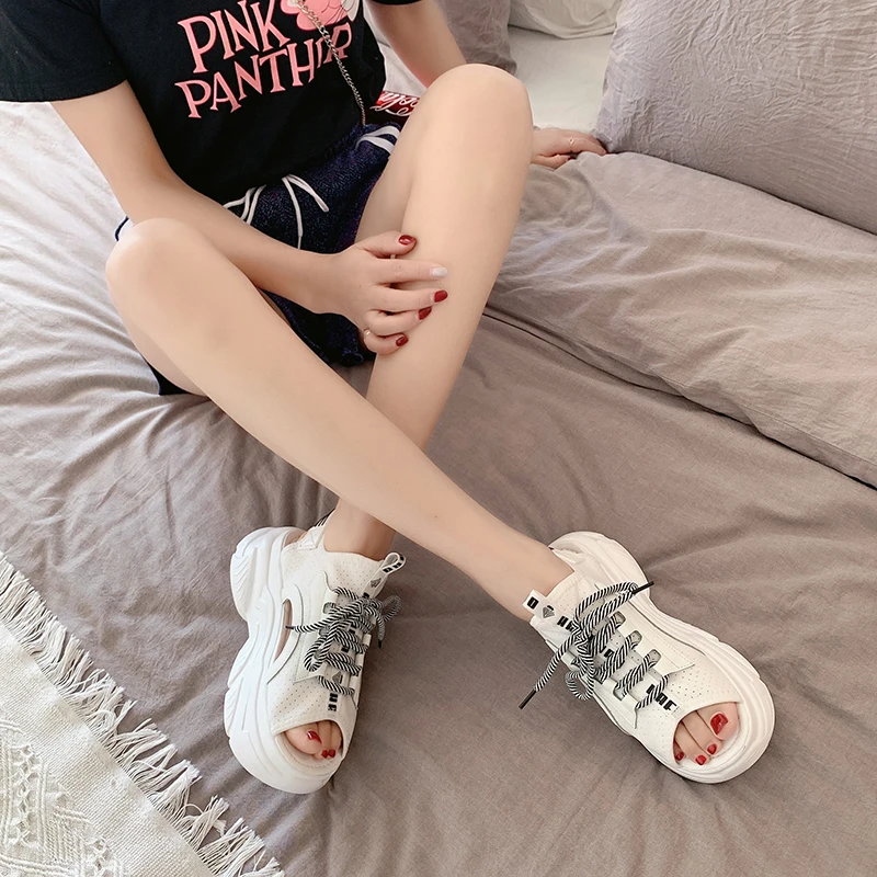 

Harajuku Cross-tied Peep Toe Sport Sandals Women Black White Breathable Platform Wedge Sandals Summer Beach Shoes 2020