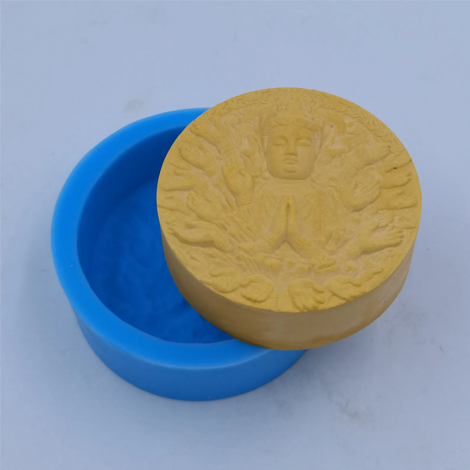 Thousand Hands Buddha Soap Mold Candle Wax Melt Silicone Molds Decorated Gypsum Resin Craft Mould Chocolate Cake Baking Tools