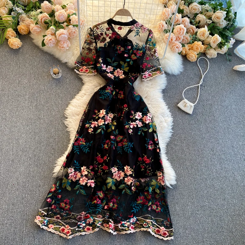 Elegant Bow Round Neck Short Sleeve Embroidery Flower A-Line Dress in Dresses