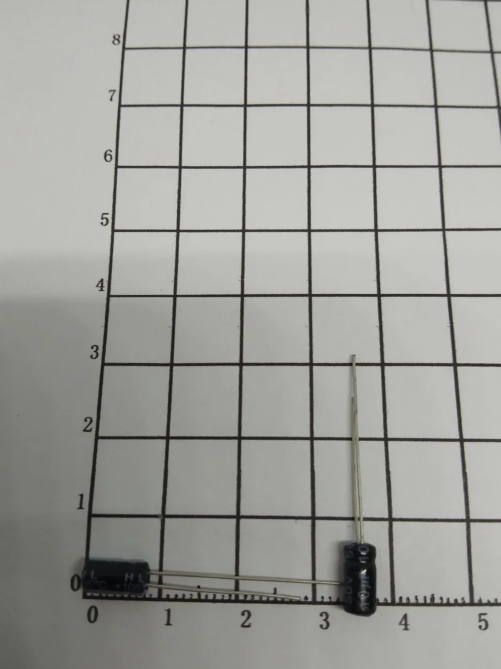 32364655676 (50 V 10 uF 4 x 7 )(2)