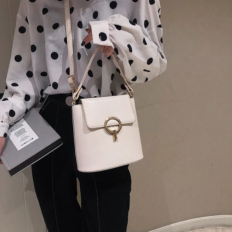 

Retro Hong Kong Style Hand Bucket Bag Women's 2019 New Style Fashion Korean-style Versatile Simple Lock Crossbody Bag CHIC