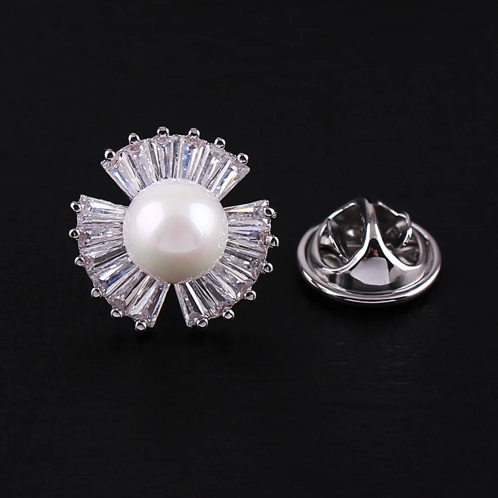 

Fashion Clover Pearl Small Brooch Collar Pin Gold Plated Men And Women Top Grade Anti-Exposure Shirt Collar Button 1069