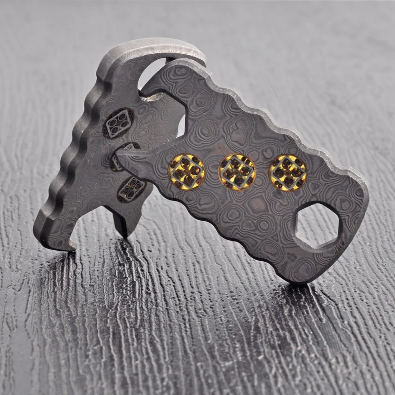 

Damascus steel tag outdoor tool board Bottle opener screwdriver opener Pendant Screw tool