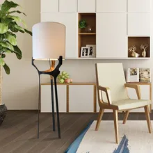 Светодиодный напольный светильник, простой тканевый треугольный светильник для гостиной, выставочный зал, клубный металлический дизайн, освещение, торшер для гостиной