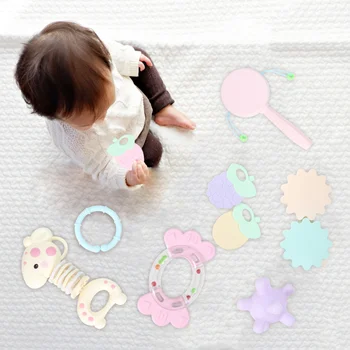 

1 Set/9pcs Infant Toys Hand-cranked Bell Funny Shaking Bell Chewing Toys Portable Hand Rattle Teether Toys with Gutta-percha