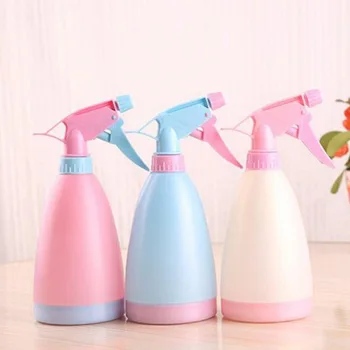 

Hand-Pressed Plastic Watering Sprayer Balcony Home Plant Sprinkler Detachable Gardening Color Matching Watering Pot