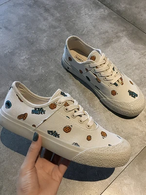 

Small white shoes female 2019 new cartoon graffiti lace retro flat bottom shoes tide