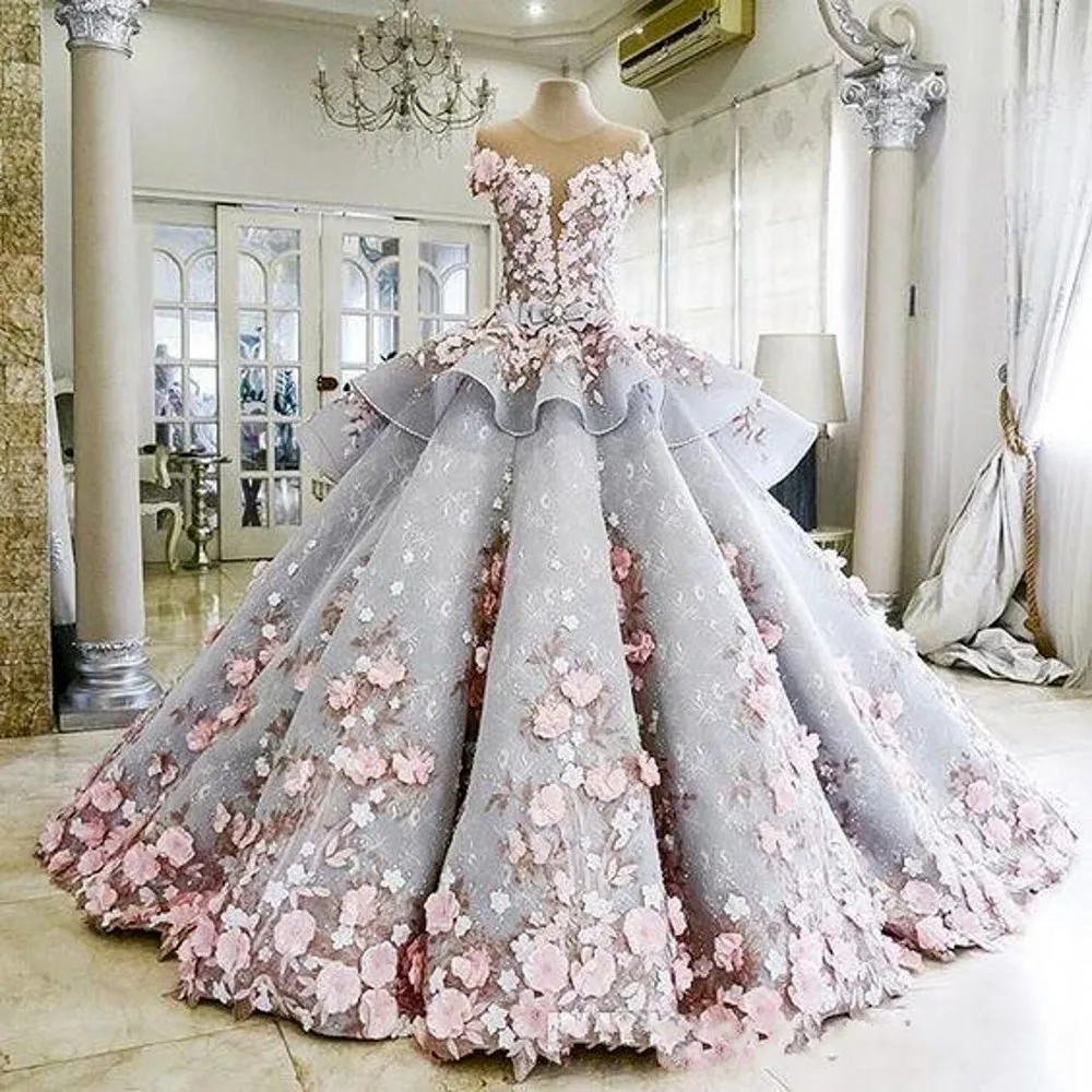 Luxe Baljurk Quinceanera Jurken 3D Bloemen Kant Applique Sweet 16 Pageant Jurk Sheer Terug Puffy Prom Dress Luxe Baljurk Quinceanera Jurken 3D Bloemen Kant Applique Sweet 16 Pageant Jurk Sheer Terug Puffy Prom Dress