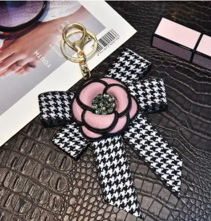 hot pink Дизайн Checker Camellia брелок "Цветок" Женская мода цветок брелок для девушек flore сумка Шарм - Цвет: hot pink