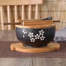Японская чаша лапша, столовая посуда, столовая посуда, салат, керамическая чаша, деревянная ложка, деревянная палочка для еды