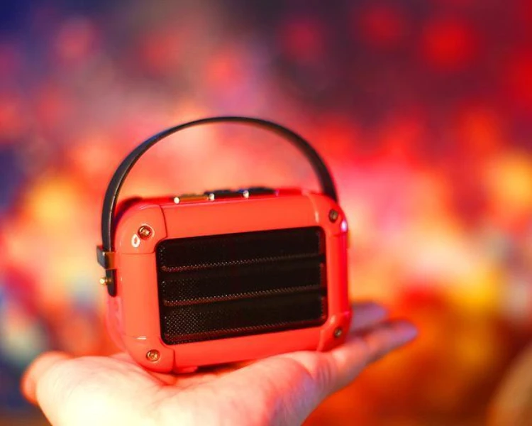 Divoom Macchiato Bluetooth беспроводной динамик Рождество красный металл радио открытый портативный ручной музыкальный плеер сабвуфер