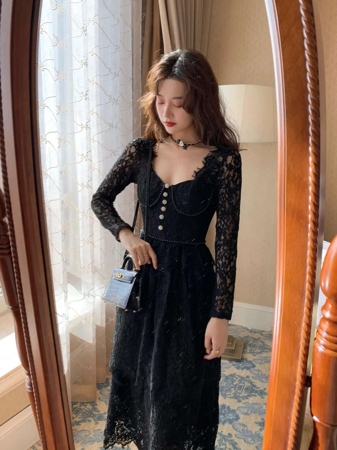 Plastic tree of dramas tying heavy lace square collar dress long dress elegant temperament in the conference