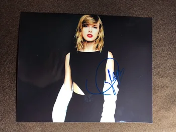 

signed 2019 Taylor autographed photo autograph ink8*10 K-POP 102019A4