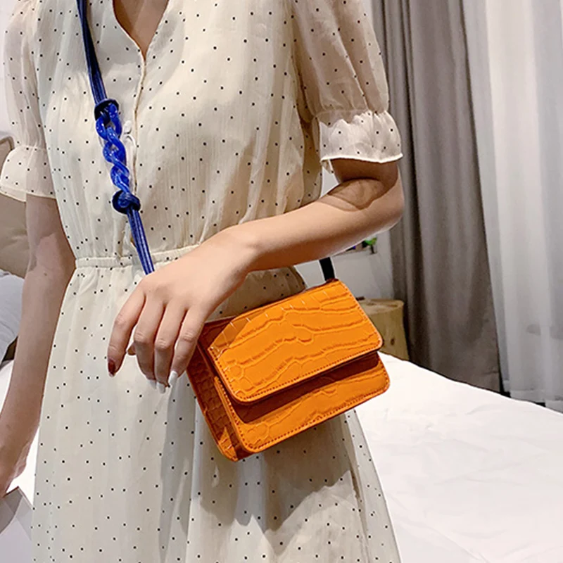 

Retro Stone Pattern Small Flap Bag Women Fashion Design Acrylic Chain Shoulder Messenger Bags Casual Pu Ladies Crossbody Bag New