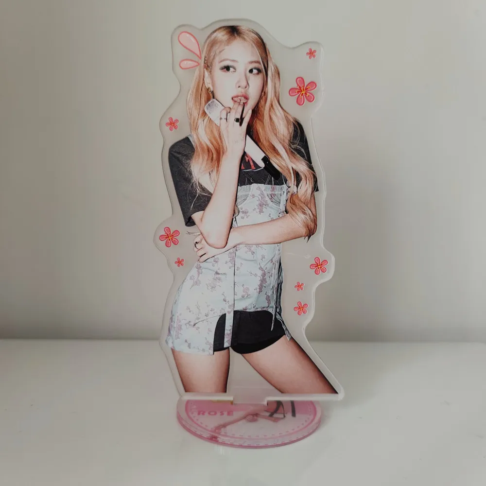 Kpop ROSÉ Roseanne Park Roses Rosie Solo 3D Desk Standing Sign Picture Photo Board Acrylic Standee Figurine Figure Fan Goods best halloween costumes