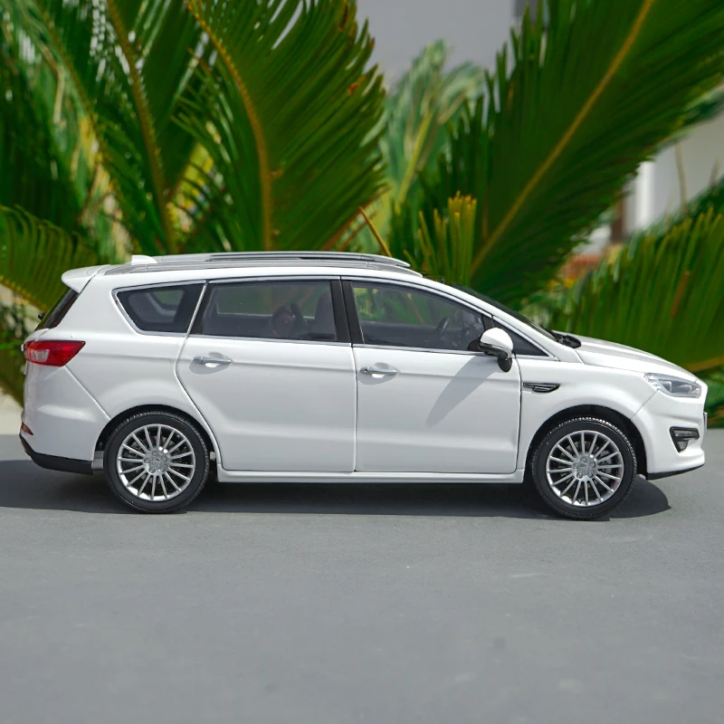 1:18 литья под давлением Lifan MPV масштаб Миниатюрная модель с небольшим подарком красный/белый