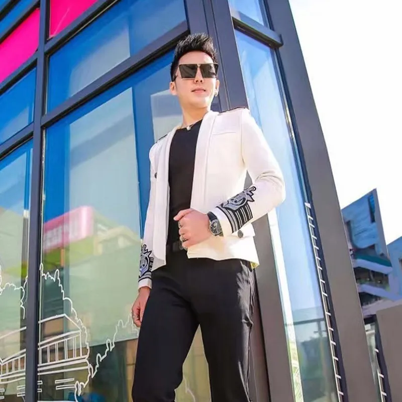 Модные мужские s Белый Блейзер Осень двубортный epoulet Вышивка Slim Fit повседневный мужской бейзер пиджак костюм жениха куртка