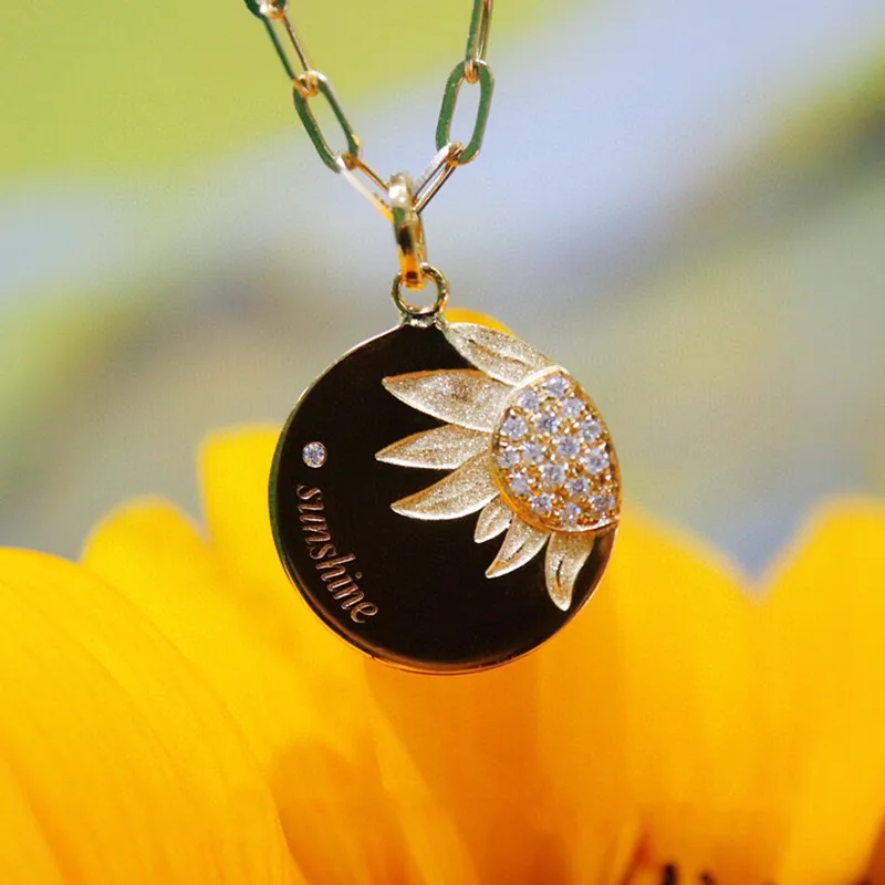 18K Solid Yellow Real Gold Jewelry(AU750) Women Sun Flower Petal Stacked Three-Dimensional Stamen Diamond Pendtan Necklace