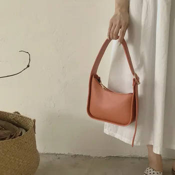 

French niche underarm bag 2020 summer new shoulder bag retro simple all-match messenger bag wholesale