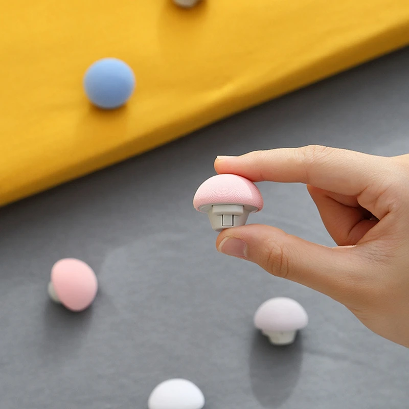 4/8PCS Mushroom Quilt Holder Macaron Non-Slip Quilt Blanket Clip One Key to Unlock Fastener Clip Holder Bed Sheet