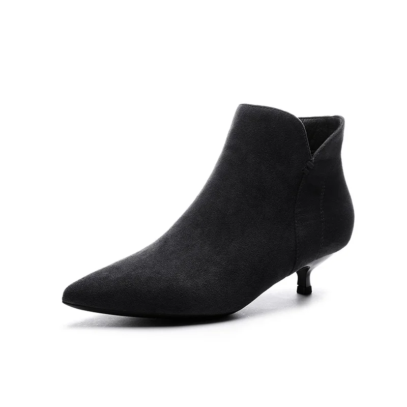 Черные зимние ботинки; женская обувь; Женские однотонные ботинки на молнии с острым носком на высоком каблуке; ковбойские ботильоны на резиновой подошве в западном стиле