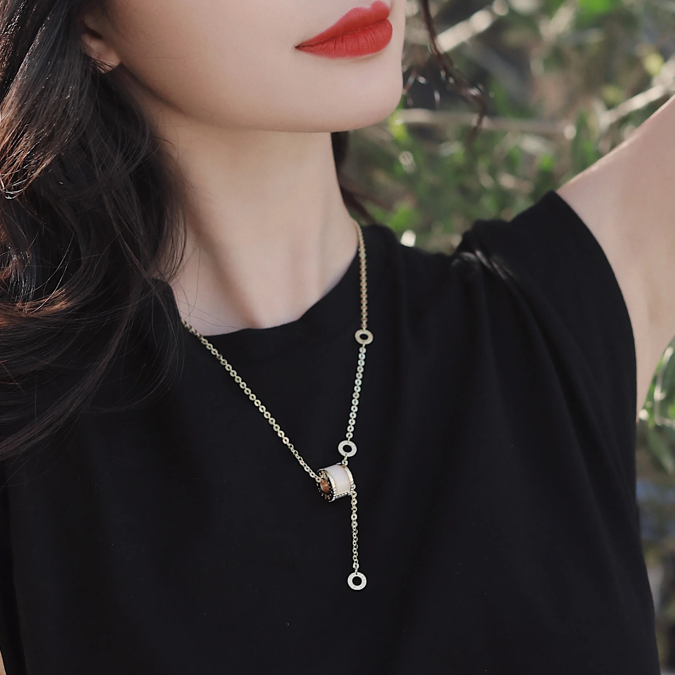 Design Sense Opals Luxurious Pendant Titanium Steel Necklace For Woman 2021 Korean Fashion Jewelry Girl's Sexy Clavicle Chain - Image 2